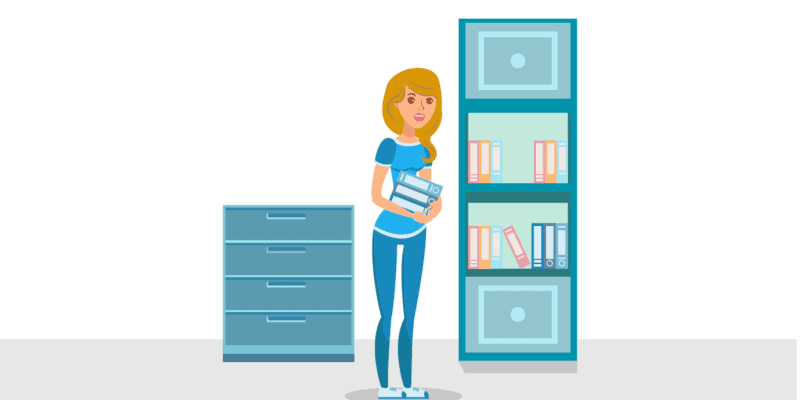 Ilustração de uma mulher organizando uma prateleira de livros. Ela está com 2 livros nas mãos